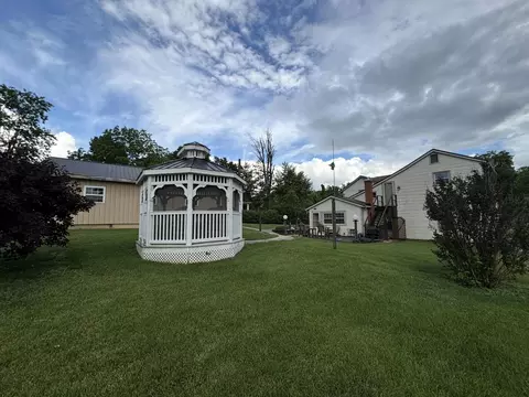 Exterior - 411 E 2nd St, Perryville, KY 40468 photo 6 of 13