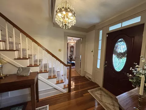 Entry Way - 411 E 2nd St, Perryville, KY 40468 photo 5 of 7