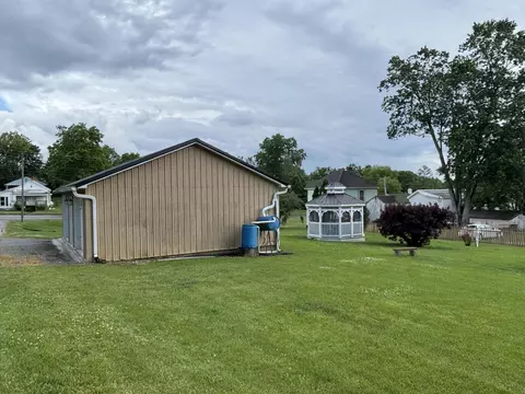 Exterior - 411 E 2nd St, Perryville, KY 40468 photo 8 of 13
