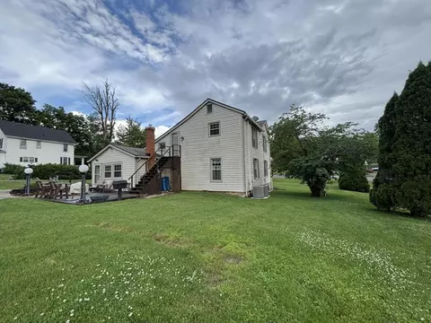 Exterior - 411 E 2nd St, Perryville, KY 40468 photo 4 of 13