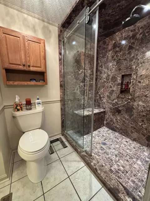 Bath - 411 E 2nd St, Perryville, KY 40468 photo 3 of 4