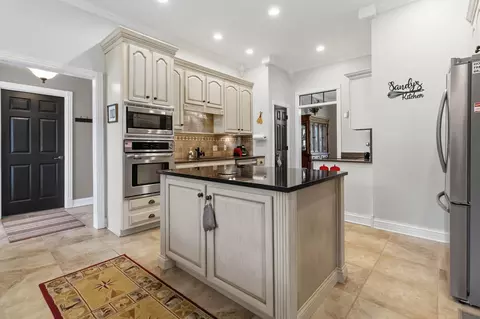 Kitchen - 342 Silver Eagle Dr, London, KY 40744 photo 1 of 5