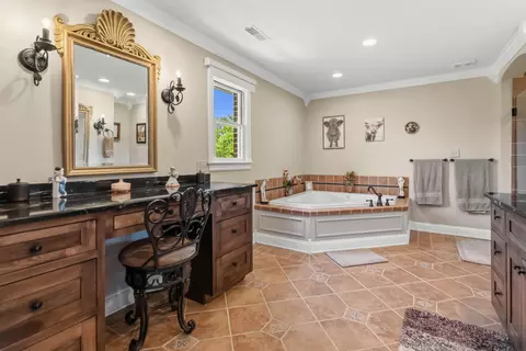 Bath - 342 Silver Eagle Dr, London, KY 40744 photo 3 of 5