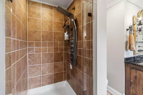 Bath - 342 Silver Eagle Dr, London, KY 40744 photo 2 of 5
