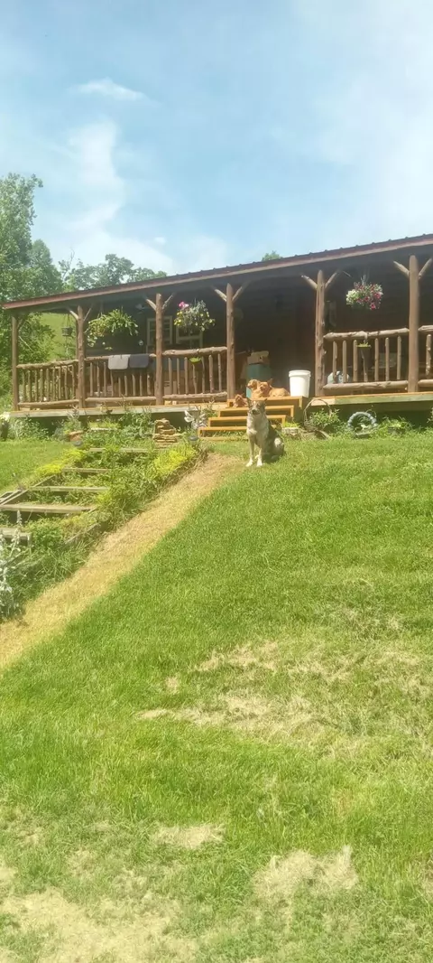892 Pryse Rd, Booneville, KY 41314