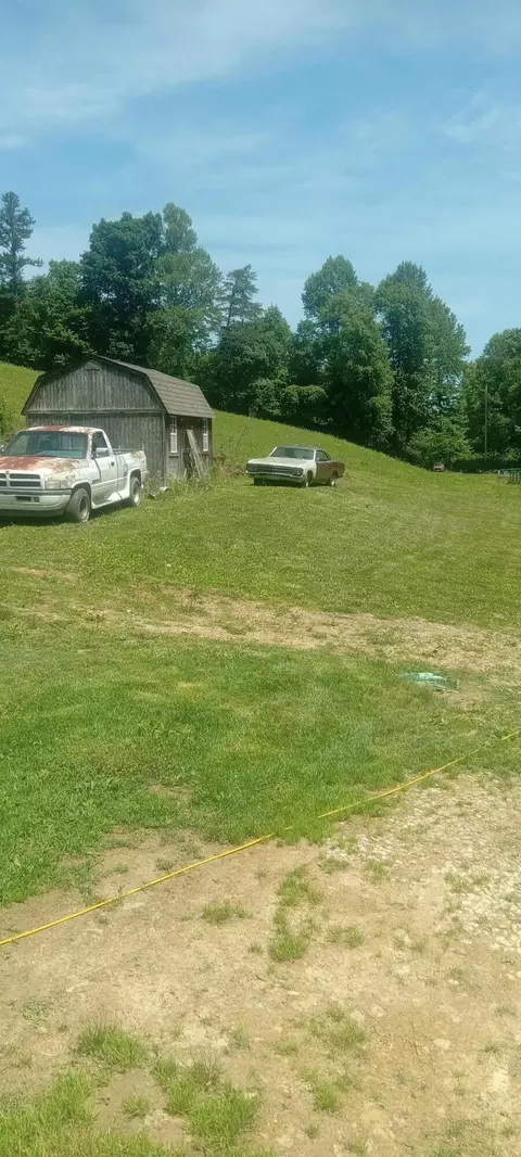 892 Pryse Rd, Booneville, KY 41314