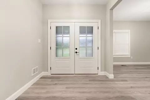 Entry Way - 165 Central Park Ave, Berea, KY 40403 photo 1 of 2