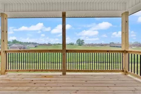 Exterior - 165 Central Park Ave, Berea, KY 40403 photo 6 of 9