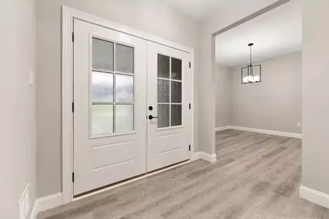 Entry Way - 165 Central Park Ave, Berea, KY 40403 photo 2 of 2