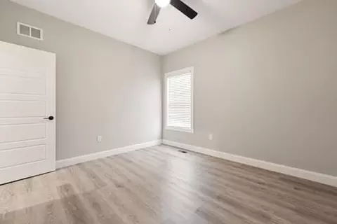 Bedroom - 165 Central Park Ave, Berea, KY 40403 photo 3 of 4
