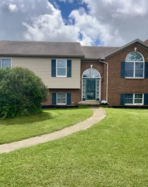 1041 Indian Trl, Lawrenceburg, KY 40342