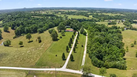 957 Cane Run Rd, Springfield, KY 40069