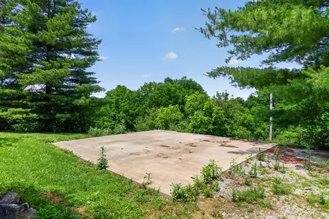 Exterior - 957 Cane Run Rd, Springfield, KY 40069 photo 4 of 10