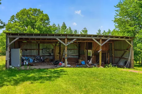 Exterior - 957 Cane Run Rd, Springfield, KY 40069 photo 10 of 10