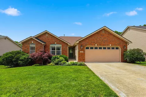 305 Forest Ridge Dr, Frankfort, KY 40601