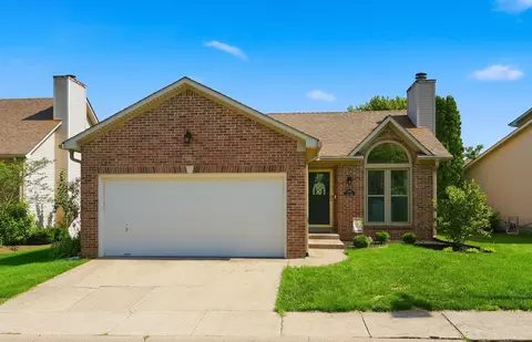 2045 Glade Ln, Lexington, KY 40513
