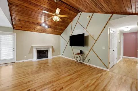 Living - 124 Devin Dr, Georgetown, KY 40324 photo 1 of 8