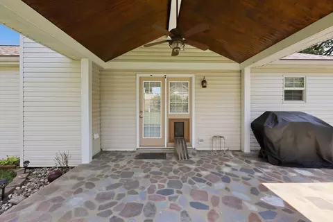 Exterior - 124 Devin Dr, Georgetown, KY 40324 photo 4 of 12
