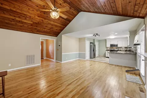 Living - 124 Devin Dr, Georgetown, KY 40324 photo 5 of 8