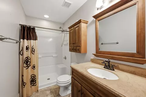 Bath - 124 Devin Dr, Georgetown, KY 40324 photo 1 of 2