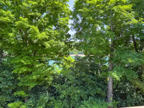 364 Twin Rivers Dr, Bronston, KY 42518