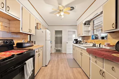 Kitchen - 2665 Kentucky 80, Windsor, KY 42565 photo 1 of 6
