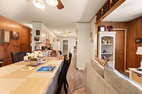 Dining - 2665 Kentucky 80, Windsor, KY 42565 photo 3 of 4