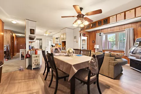Dining - 2665 Kentucky 80, Windsor, KY 42565 photo 2 of 4