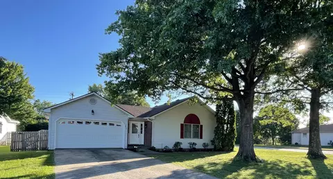 312 Bell Lawn Dr, Nicholasville, KY 40356