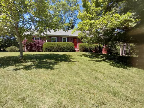 529 Silverbrook Dr, Danville, KY 40422