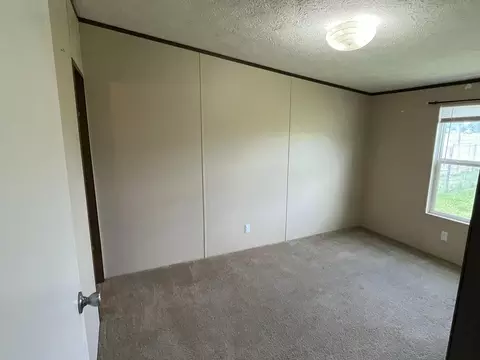 Bedroom - 2420 Old Bull Rd, Eubank, KY 42567 photo 3 of 6