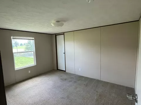 Bedroom - 2420 Old Bull Rd, Eubank, KY 42567 photo 5 of 6