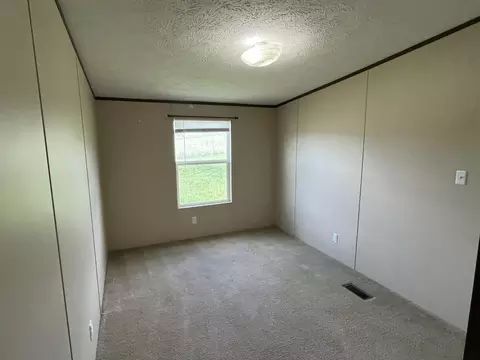 Bedroom - 2420 Old Bull Rd, Eubank, KY 42567 photo 4 of 6