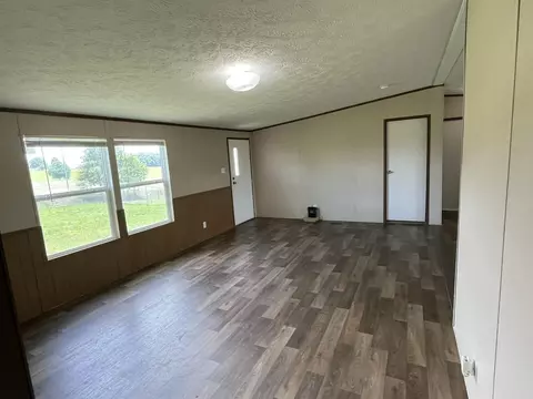 Living - 2420 Old Bull Rd, Eubank, KY 42567 photo 2 of 3