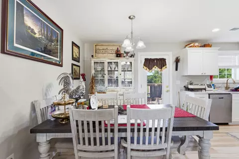 Dining - 267 Brook Cv, Berea, KY 40403 photo 2 of 2