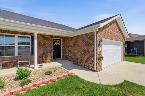 Exterior - 267 Brook Cv, Berea, KY 40403 photo 4 of 8
