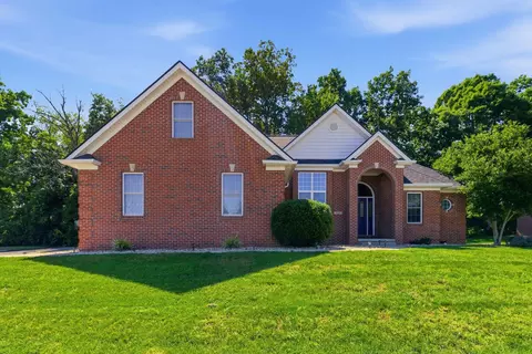 604 Farmland Dr, Berea, KY 40403