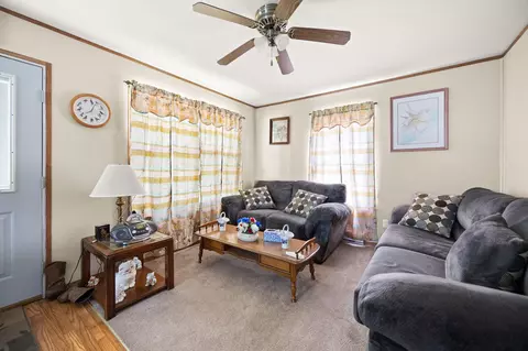 Living - 1545 Liberty Rd, Eubank, KY 42567 photo 2 of 2