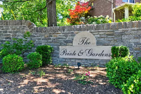 2228 Barnwell Ln, Lexington, KY 40513
