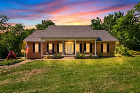 118 Green Sentinel Dr, Nicholasville, KY 40356