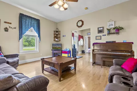 Living - 2997 Us 68, Ewing, KY 41039 photo 1 of 2