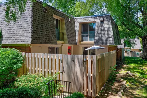 401 Redding Rd, Lexington, KY 40517