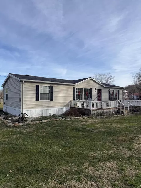 136 E Railroad St, Hustonville, KY 40437