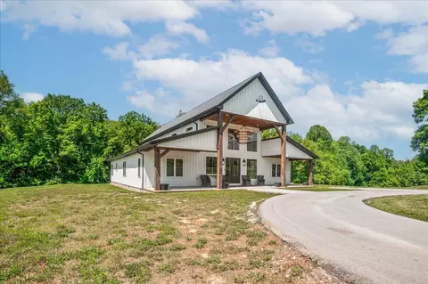 215 Heritage Heights Ln, London, KY 40741
