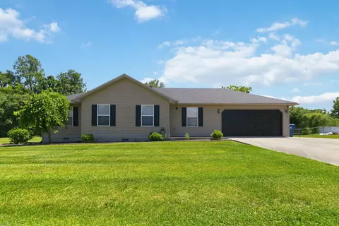 104 Canterbury Dr, Science Hill, KY 42553