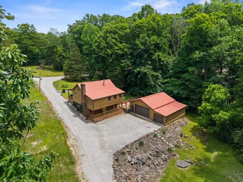 79 First Jasper Rd, Burnside, KY 42519
