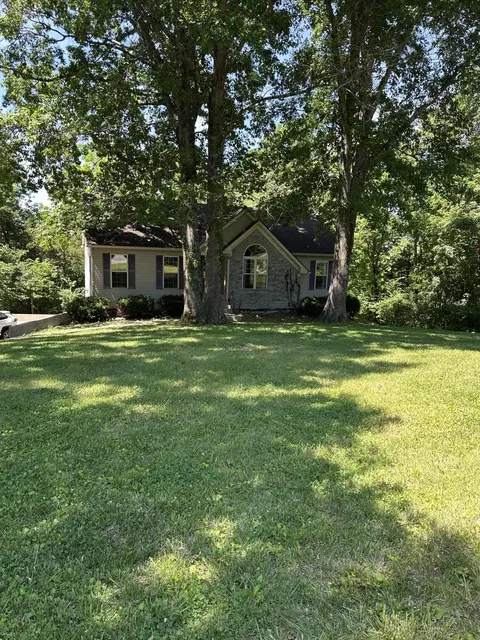 69 Hickory Woods Ct, Taylorsville, KY 40071