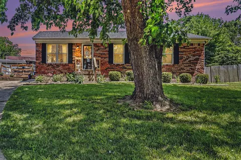 229 Hill N Dell Rd, Paris, KY 40361