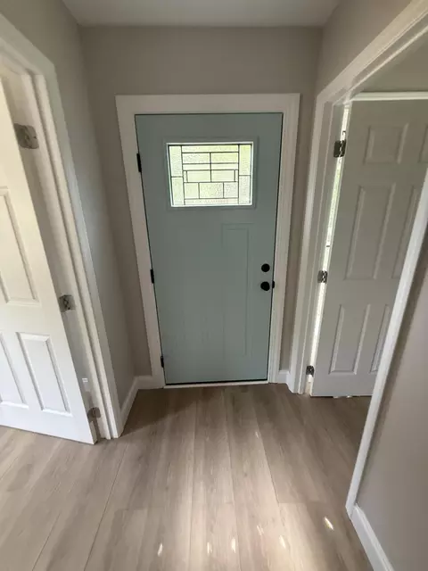 Entry Way - 38 Moore Hill Ave, Corbin, KY 40701 photo 6 of 9