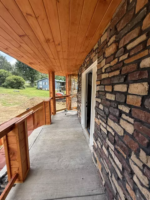 Exterior - 38 Moore Hill Ave, Corbin, KY 40701 photo 3 of 3